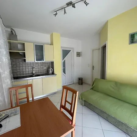 Antea Zel Appartement Vodice